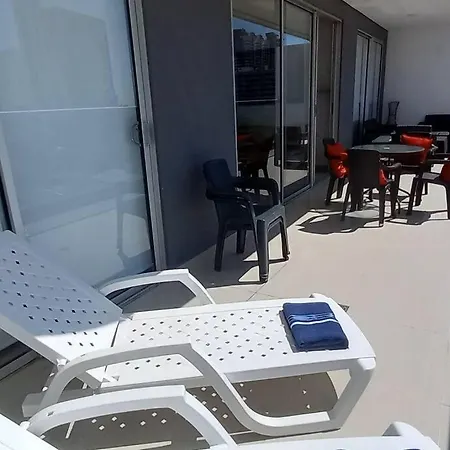 P44 2bd & 3ba Huge Terrance To The Sea 10 Min Walking Walled Apartamento *