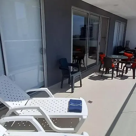 P44 2bd & 3ba Huge Terrance To The Sea 10 Min Walking Walled *