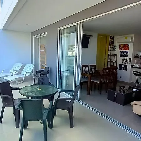 P44 2bd & 3ba Huge Terrance To The Sea 10 Min Walking Walled Apartment *