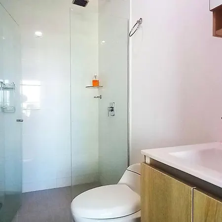 P44 2bd & 3ba Huge Terrance To The Sea 10 Min Walking Walled Apartment