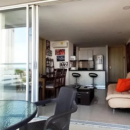 P44 2bd & 3ba Huge Terrance To The Sea 10 Min Walking Walled Apartment Cartagena