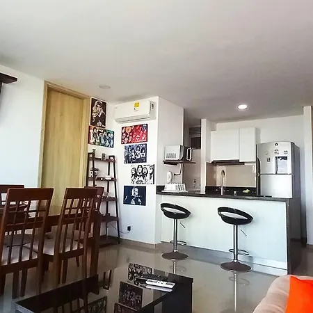 P44 2bd & 3ba Huge Terrance To The Sea 10 Min Walking Walled Apartment