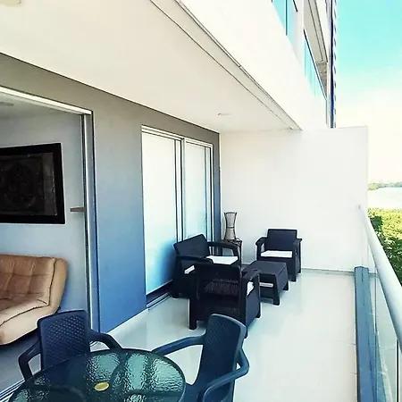 P44 2bd & 3ba Huge Terrance To The Sea 10 Min Walking Walled *
